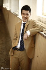 组图：冯绍峰连登三本杂志封面 为《画皮2》卖力宣传