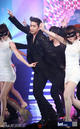 组图：神话合体回归夺《Countdown》冠军风采依旧