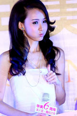 组图：萧蔷性感献歌 自曝保持美丽秘笈