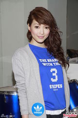 连诗雅做运动调适身体 新年豪花万元度假