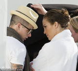 组图：詹妮弗-洛佩兹拍写真 男友探班秀恩爱