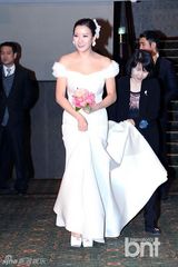 组图：韩团Clazziqua成员Horan举行甜蜜婚礼