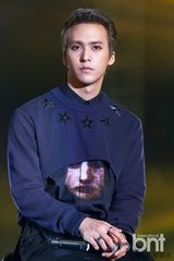 组图：BEAST举行新专辑见面会 帅气热舞