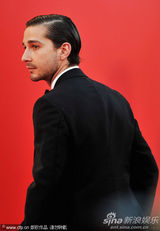 组图：罗伯特雷德福白衣潇洒 希亚-拉博夫黑装帅气