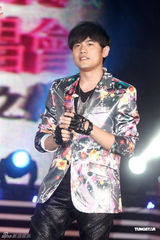 组图：林志玲献唱台北花博会 SHE与周杰伦接力开唱