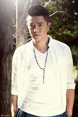 组图：凤凰传奇写真曝光 惊艳亮相只为今夏大声唱