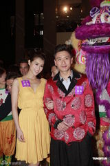 组图：黄宗泽胡杏儿情侣档秀恩爱称没有结婚打算