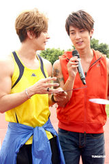 高清组图：飞轮海庆祝成军五年 吴尊有意幕后工作