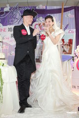 组图：陈豪陈茵媺预演婚礼 工作为先不急结婚