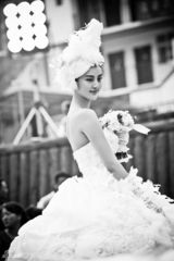 组图：甘露唯美婚纱大片 奢华质感诠释贵族豪气