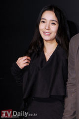 组图：韩星金贤重李东健SEVEN等出席名牌展示会