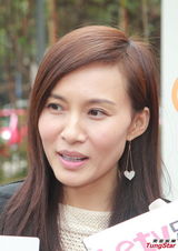 组图：黄宗泽女友不介意被说姐弟恋 尚未见父母