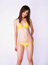 高组图：前超女陈怡日本拍写真 比基尼制服齐上阵