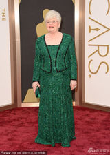 组图：最佳女配角提名琼-斯奎布绿色礼服亮相