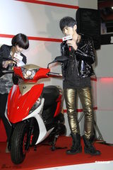 组图：周杰伦否认追唐贝欣 称与狗仔是“七年之痒”