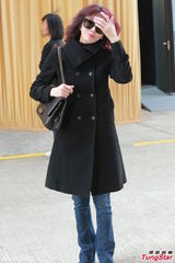 组图：方逸华跪拜邵逸夫 刘德华张学友致祭