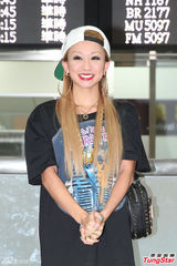 组图：幸田来未抵台展亲和力 粉丝引爆机场