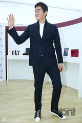 组图：韩星刘智泰出席品牌纪念活动绅士帅气