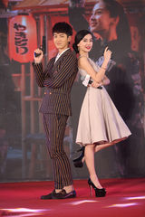 组图：Angelababy柯震东化身史密斯夫妇