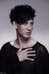 组图：蒲巴甲老上海写真出炉 英伦气质卓尔不群