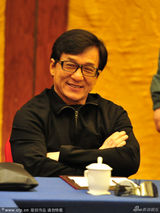 组图：明星委员两会众生相 本山风趣宋祖英严肃