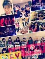 组图：小宇宙机场遭粉丝围堵 热情粉丝阵势浩大