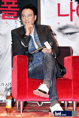 组图：任达华出席《大追捕》韩国新闻发布会