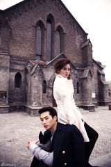 组图：江铠同韩承羽哥特诱惑微妙互动