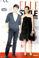 幻灯图：范冰冰粉唇魅惑风尚大典 李宇春裤装帅气