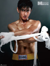 组图：吴奇隆半裸登时尚杂志封面 秀性感身材