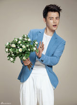 组图：孙坚夏日阳光写真 显清新文艺气质