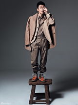 组图：冯绍峰《ELLEMEN》春夏大片 外表下隐藏力量