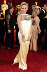 高清图：奥斯卡红毯 杰西卡-帕克鹅黄礼服高贵动人