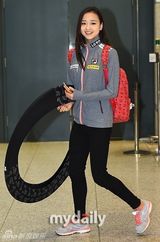 组图：韩运动员孙妍在体操世界杯获奖凯旋归国