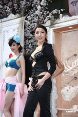 组图：杨谨华外穿Bra秀爆乳 乐当败犬今年不嫁