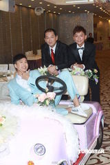 组图：《独坐婚姻介绍所》办记者会 邓健泓等出席