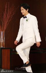 组图：申贤俊娶小12岁娇妻 玄彬张东健到场祝贺