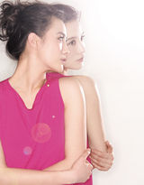 幻灯图：小宋佳拍摄时尚写真 形象健康活力四溢