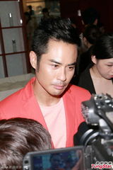 组图：郑嘉颖坦认成吸金王 欲成家只缺女主人