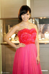 组图：侯佩岑想邀周杰伦上节目 不满被八卦抹黑