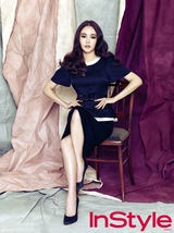 高清图：黄雨瑟惠登时尚杂志黑白配显端庄气质