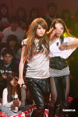 幻灯图：张菲录制贺岁节目 杨丞琳又唱又跳送祝福