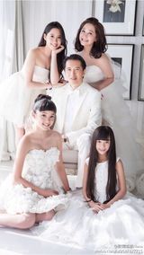 组图：台湾清纯大提琴公主走红 三姐妹秒杀宅男