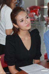 组图：应届港姐获邀参观航母展亲善之旅