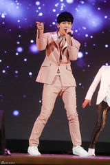 高清组图：韩团帝国之子分队首唱会 将发新曲