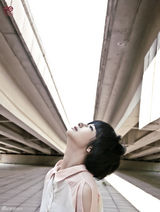 组图：苏妙玲时尚大片显质感 后现代风格夺眼球