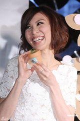 组图：林凡携新专辑归来 变美亮相否认整形