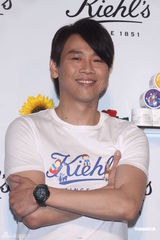 组图：陶喆做公益关注“浮萍儿” 明年推新碟新电影