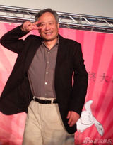 策划：卖萌耍宝手册揭秘 嘟嘴吐舌扮萝莉