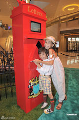 组图：名模琦琦性感装束出席 分享爱女Ella童趣